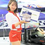 【写真特集】神崎さとみ、スラリと伸びた美脚で来場者を釘付け！＜東京オートサロン2023＞