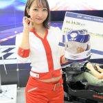 【写真特集】神崎さとみ、スラリと伸びた美脚で来場者を釘付け！＜東京オートサロン2023＞