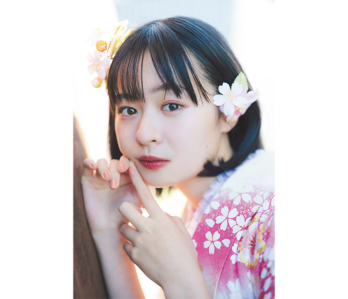 莉子、淡いピンクの振袖姿を披露＜20±SWEET 2023 JANUARY＞