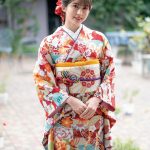 モー娘。牧野真莉愛、晴れ着や爽やかビキニで新年を彩る