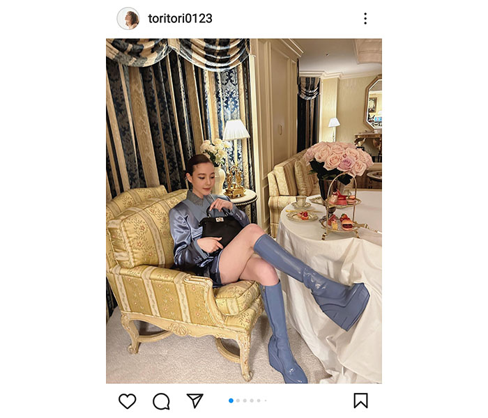 トリンドル玲奈の美しいミニ丈コーデ披露に反響ぞくぞく！「ヤバい、セクシーすぎる」「オミ脚が綺麗で素敵です」