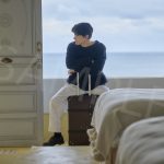 吉沢亮、大好きな沖縄でナチュラルな表情も！2023年カレンダー3月発売