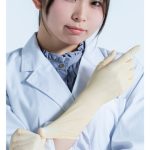 バイオ研究員・空峰凛、白衣の下のセクシーボディで魅了