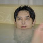 吉沢亮、大好きな沖縄でナチュラルな表情も！2023年カレンダー3月発売