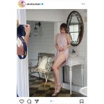 元RQ・阿久津真央、お気に入りランジェリーを美脚とともに見せつけ！