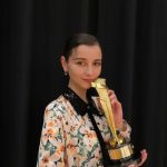 嵐莉菜がキネ旬ベストテン新人賞を受賞「素晴らしい賞をいただけて、大変光栄です！！」＜2022年 第96回キネマ旬報ベストテン＞