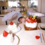 藤田ニコル、誕生日におしゃれウサギコスで美脚披露！