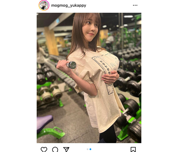 小日向ゆか、シャツ越しのダイナマイトバストにファン驚嘆！