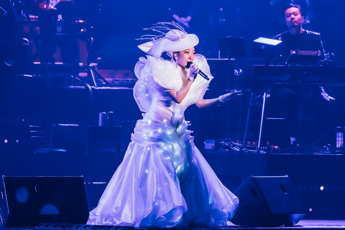 【ライブレポート】MISIA、デビュー曲から最新曲までヒット曲満載のライブで25周年の軌跡を辿る
