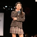 【写真特集】現役JC・倉八音羽さん、美脚見せのミニスカ制服で「制服アワード」ランウェイに登場＜第10回日本制服アワード＞