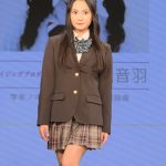 【写真特集】現役JC・倉八音羽さん、美脚見せのミニスカ制服で「制服アワード」ランウェイに登場＜第10回日本制服アワード＞