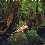 菜々緒、屋久島で神々しいボディを披露した最新写真集完成