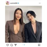 すみれ、三吉彩花と胸元ざっくり開きのコーデで2ショット