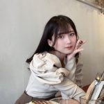 佐藤かれん「角度が天才だ」、胸チラのあざかわショットと反響ぞくぞく