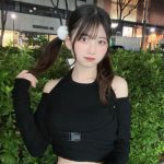 佐藤かれん、肩出し＆お腹見せのチラリズムで刺激をお届け！