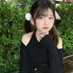 佐藤かれん、肩出し＆お腹見せのチラリズムで刺激をお届け！