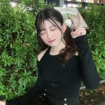 佐藤かれん、肩出し＆お腹見せのチラリズムで刺激をお届け！