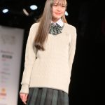 【写真特集】SONAさん、ロングヘアなびかせ「制服アワード」ランウェイを笑顔で闊歩＜第10回日本制服アワード＞
