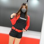 【写真特集】一之瀬雪乃、ミニスカ衣装で来場者と記念撮影！＜東京オートサロン2023＞