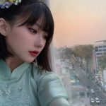 HKT48・田中美久、アオザイ衣装でベトナム満喫！