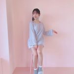 上坂すみれ、太ももで夢中にさせる美脚コーデに「毛深い」とファン大絶賛！