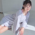 上坂すみれ、太ももで夢中にさせる美脚コーデに「毛深い」とファン大絶賛！