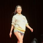 レースクイーン・渡辺もえ、「TGL」ランウェイで超ミニデニムコーデ披露！＜TOKYO GIRLS LIVE 2023＞