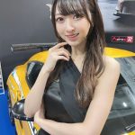 レースクイーン・柳はる、美肩出しの衣装姿にドキドキ！