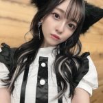 由良朱合、猫耳メイドコスでセクシーな絶対領域チラリ！