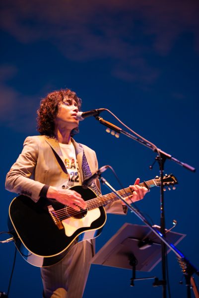 斉藤和義、弾き語りツアー日本武道館公演をWOWOWで放送