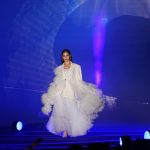 中条あやみ、白のゴージャスなドレスでランウェイに登場！＜TGC 和歌山 2023＞