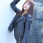 夢実あすか(MyDearDarlin’)、クールなブラックコーデで美脚アピール！「オフの日は岩盤浴に行くか映画鑑賞をしてます。」＜写真特集第2弾＞