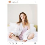 Dream Ami、胸元&生脚チラリ。ランジェリー姿で美スタイルを披露！