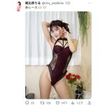 朝比奈りる、赤レースの下着姿でキワどライン見せつけ！