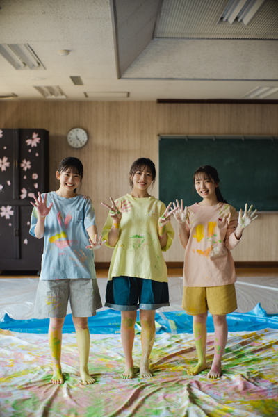 日向坂46四期生の正源司陽子、藤嶌果歩、渡辺莉奈が3人揃って「B.L.T.」初表紙！