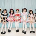 FRUITS ZIPPER、カラフルメイド衣装のポストカードが付属