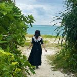 日向坂46・影山優佳、とっておきの紺色ワンピースを着たオフショット公開