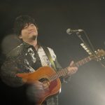 秦基博、弾き語りで『ひまわりの約束』を披露＜ギタージャンボリー2023＞