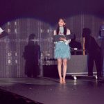 近藤千尋、ミニスカ美脚衣装で「関コレ」MCに登場！＜KANSAI COLLECTION 2023 S/S＞