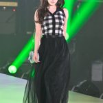 【写真特集】三上悠亜、「関コレ」でノースリーブの二の腕見せコーデを披露＜KANSAI COLLECTION 2023 S/S＞