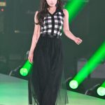 【写真特集】三上悠亜、「関コレ」でノースリーブの二の腕見せコーデを披露＜KANSAI COLLECTION 2023 S/S＞