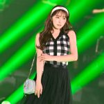 【写真特集】三上悠亜、「関コレ」でノースリーブの二の腕見せコーデを披露＜KANSAI COLLECTION 2023 S/S＞