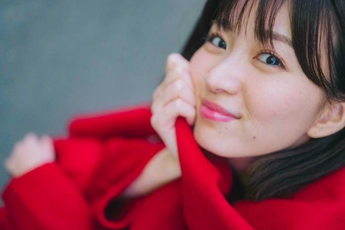 岡崎紗絵、彼女感や大人っぽさで魅せる初カレンダーから未公開カット5枚が解禁！