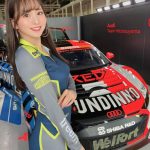 レースクイーン・安田七奈、ボディラインくっきりのチームコスチューム披露！