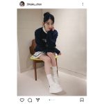 宮脇咲良、超ミニスカの「全身ルイ・ヴィトンコーデ」で美脚を披露！