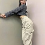 NMB48・川上千尋、春コーデで美腹筋を披露「お腹のラインめっちゃ綺麗」「えっちすぎるダメ」とファン歓喜！