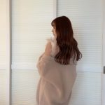 三上悠亜、絶妙な肌見せ＆チラリズムで誘惑
