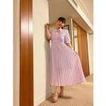 華原朋美、淡いパープルドレス姿でニッコリ笑顔なオフショ「お客様も喜んでくださったので私も調子に乗ってくるっと まわったりしながら楽しく歌う事が出来ました」
