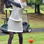 【写真特集】モデル・ゴルフYouTuber、新井美穂を筆頭に若手女子会員がミニスカゴルフウェアで奮闘！