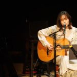 藤原さくら、弾き語りツアーファイナル東京・三越劇場公演が大盛況で終了